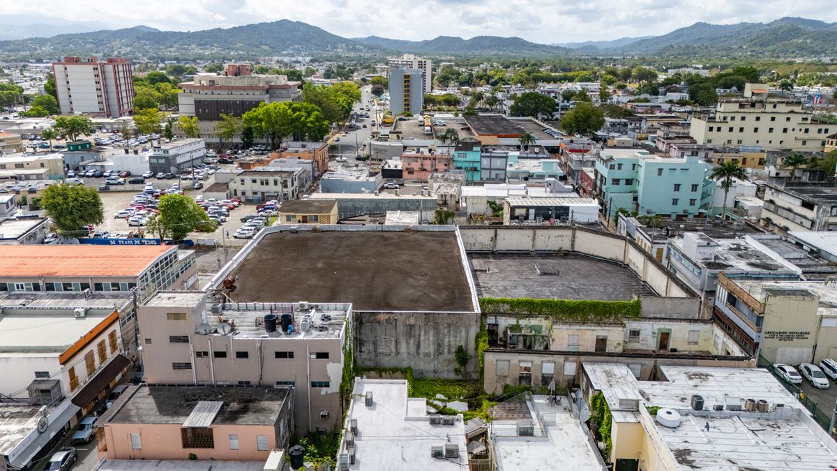 Prime Corner Commercial Building @ Downtown Caguas - For Sale