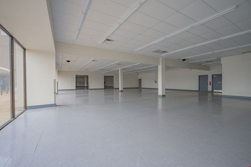 River Oaks Plaza/Retail