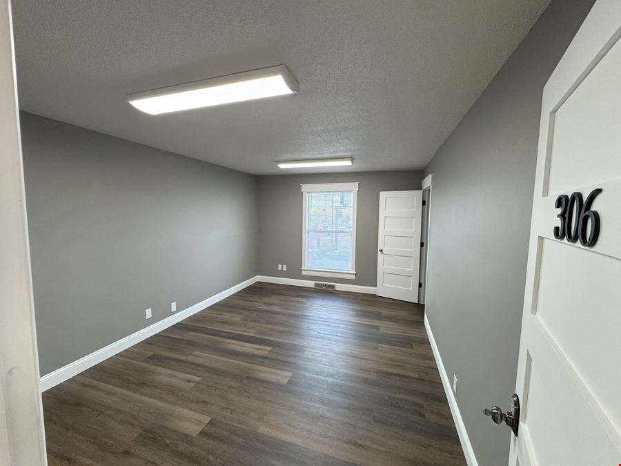 Prairie Wynn Plaza Executive Suites