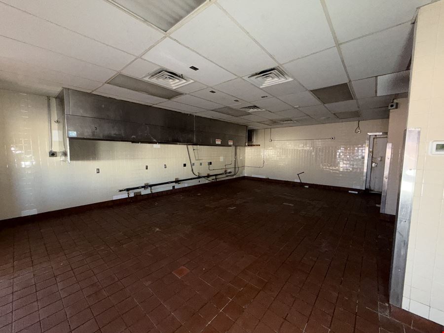 Drive-Thru Restaurant in Las Vegas, New Mexico