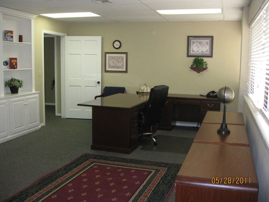 2401 Tee Circle, Suite 203