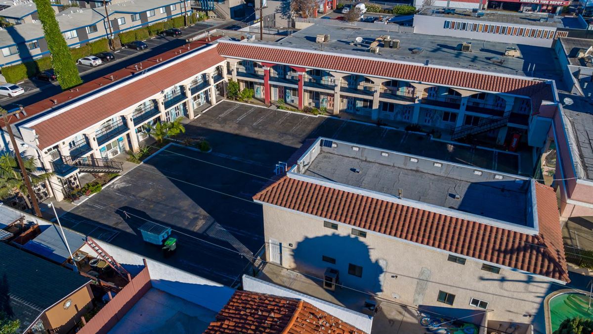 2205 Harbor Blvd - Costa Mesa, CA