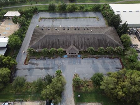 Preview of commercial space at 1060 Mackintosh Dr