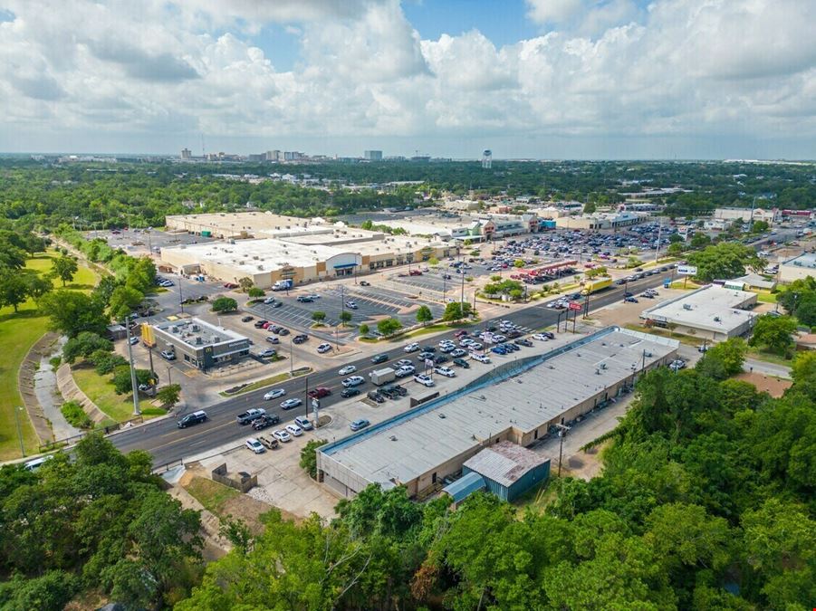 Villa Maria Shopping Center