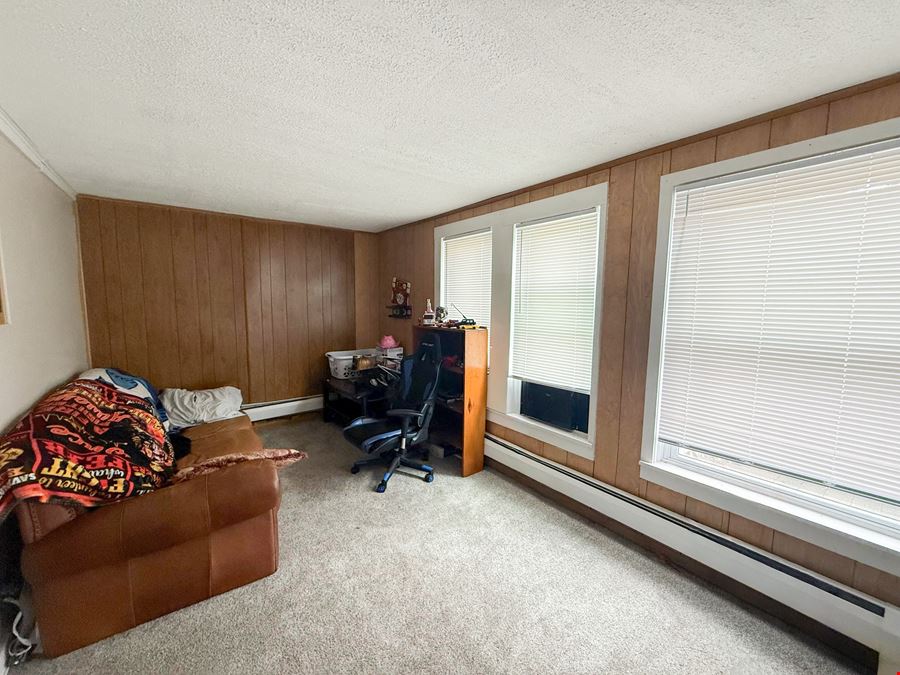 1990 Ridge Rd