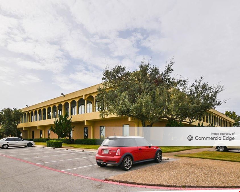 Lamar East Atriums
