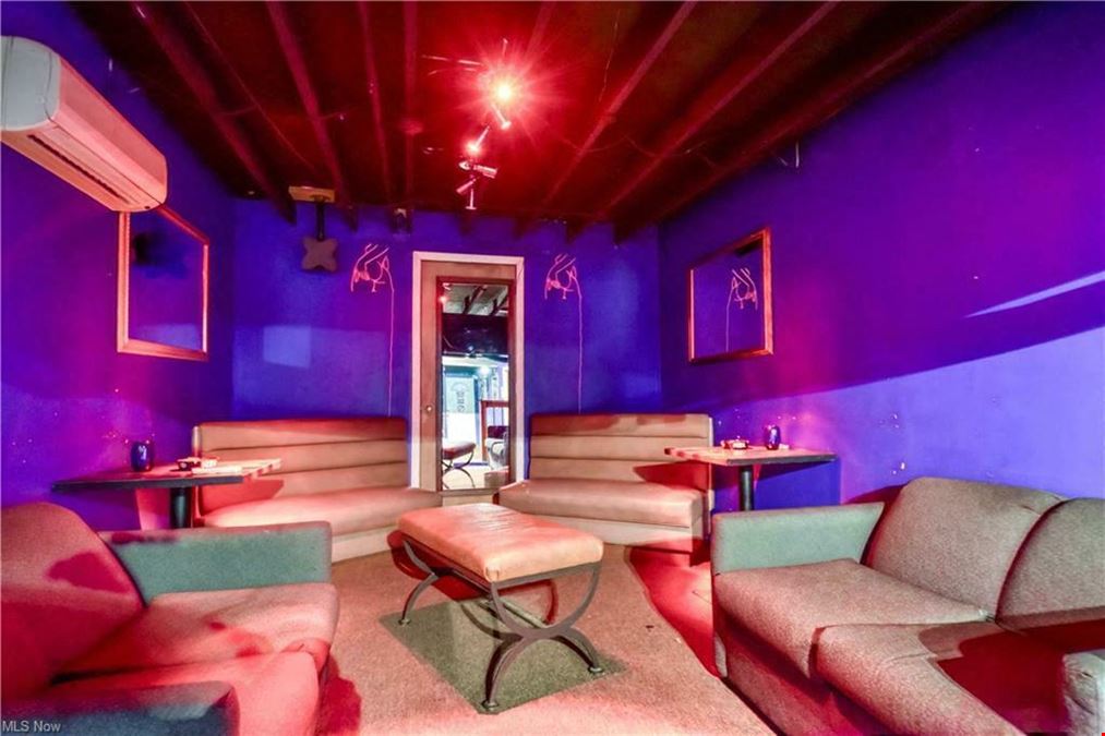Commercial Venue & Restaurant Opportunity