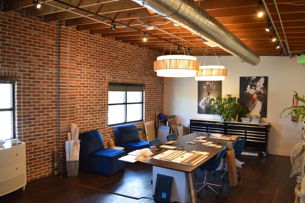 1,553 SF office/retail suite for sublease