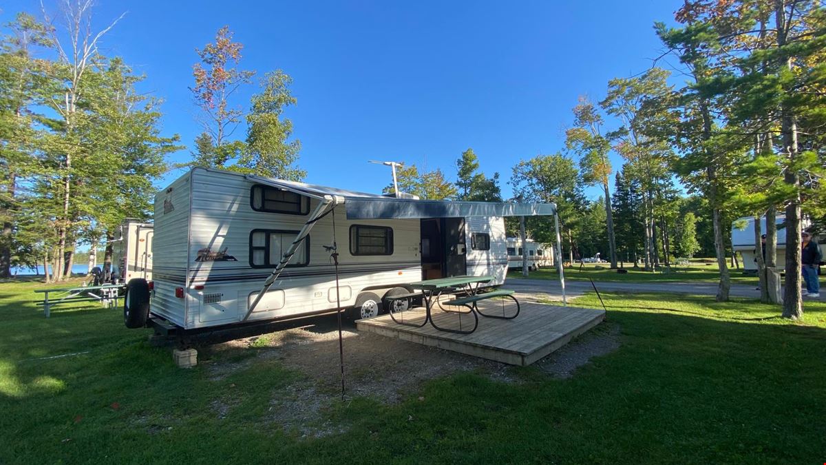 Camper's Cove RV Park & Canoe Livery 