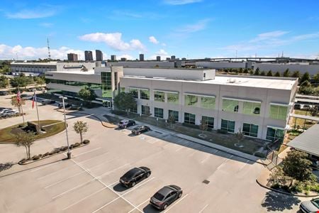Preview of commercial space at 681 Greens Pkwy