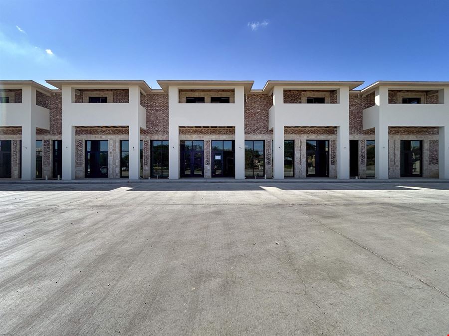 210 Calle del Norte