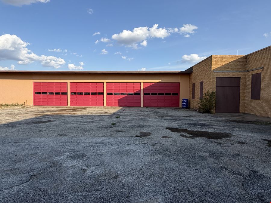 906 E Broadway Street & 101 Hailey Street Sweetwater Texas