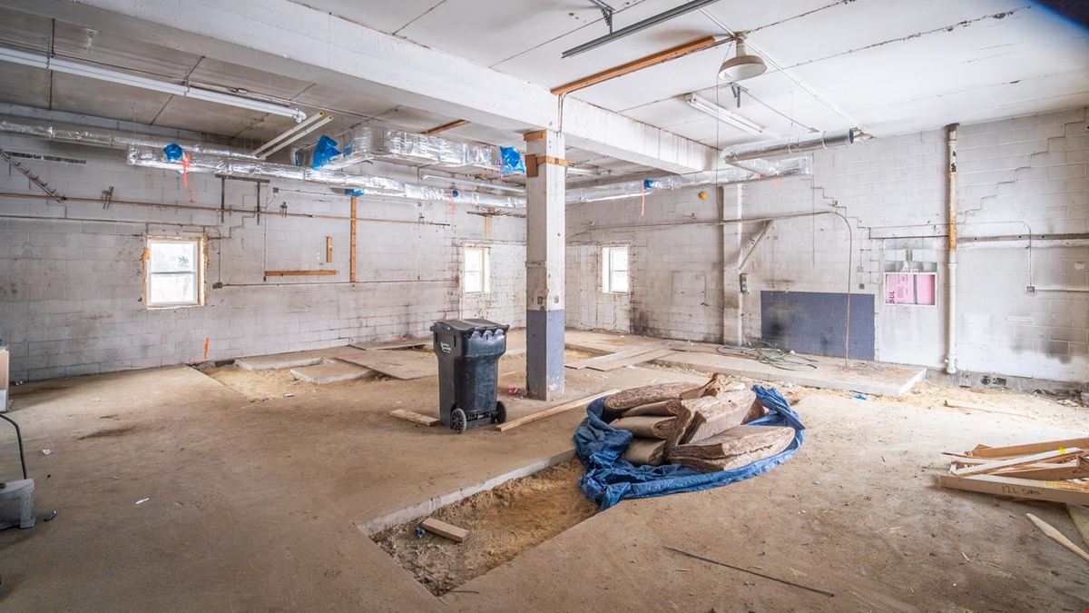 Versatile Shop/Warehouse Space | SE Rochester