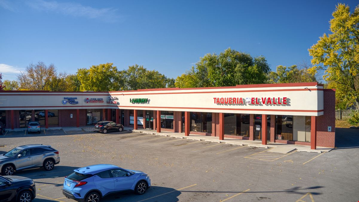 Boughton & Pinecrest Plaza