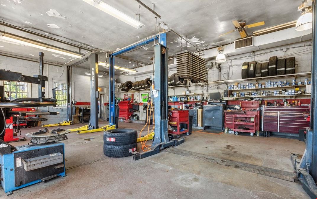 Chuck’s Service Center