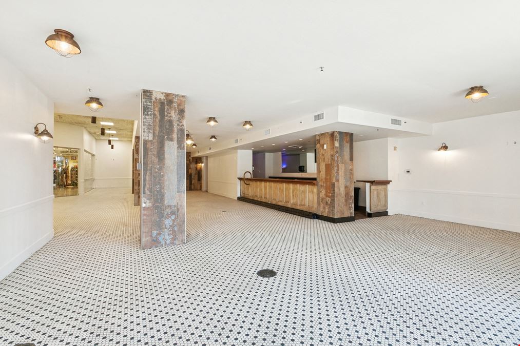 French Quarter Ground Floor 2nd Gen Restaurant Opportunity
