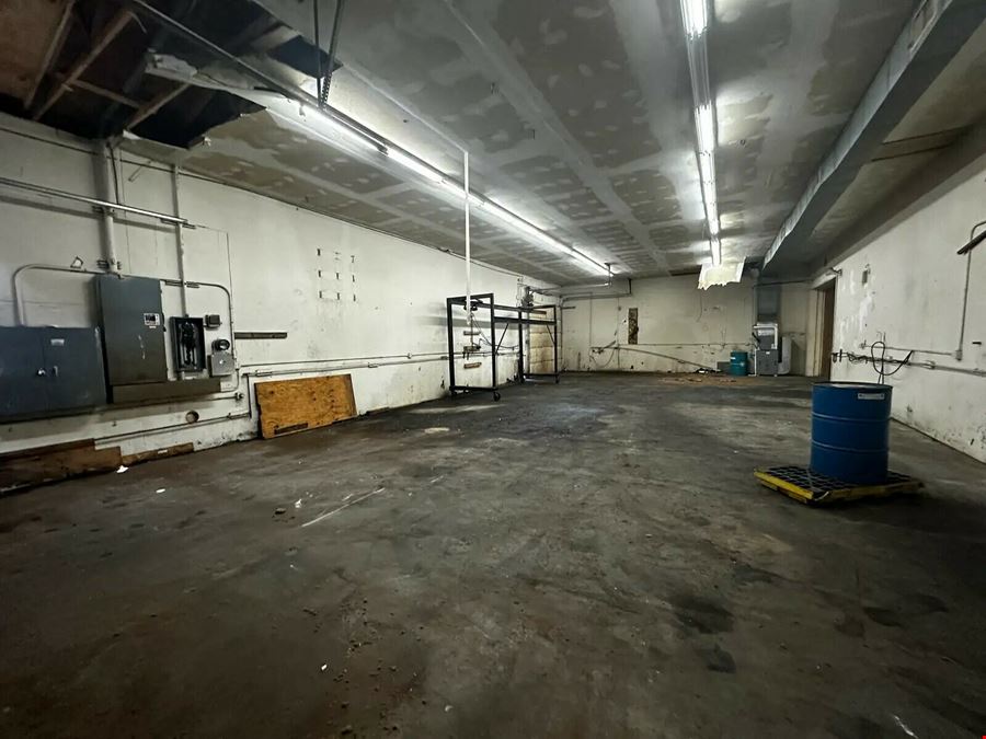 Freestanding or Multi-Tenant Warehouse