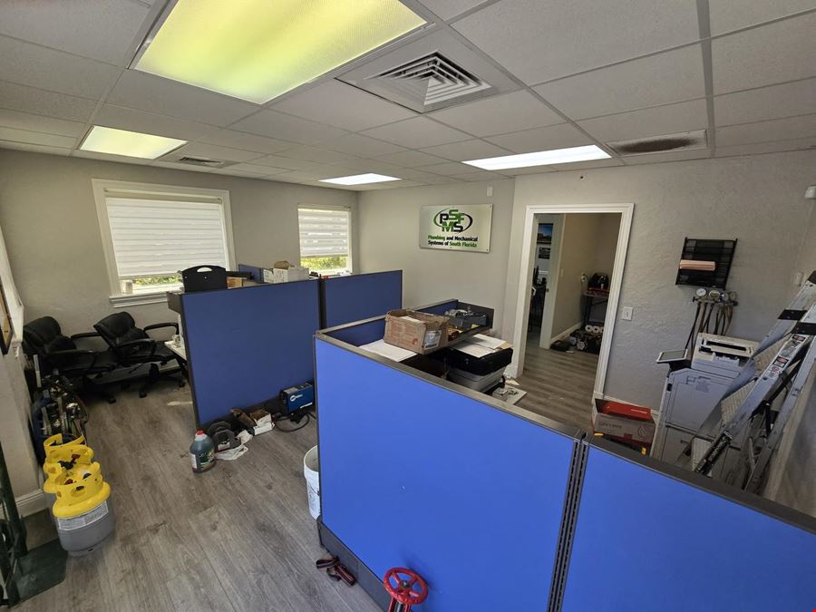 Sunrise Industrial Park Corner Unit for Lease