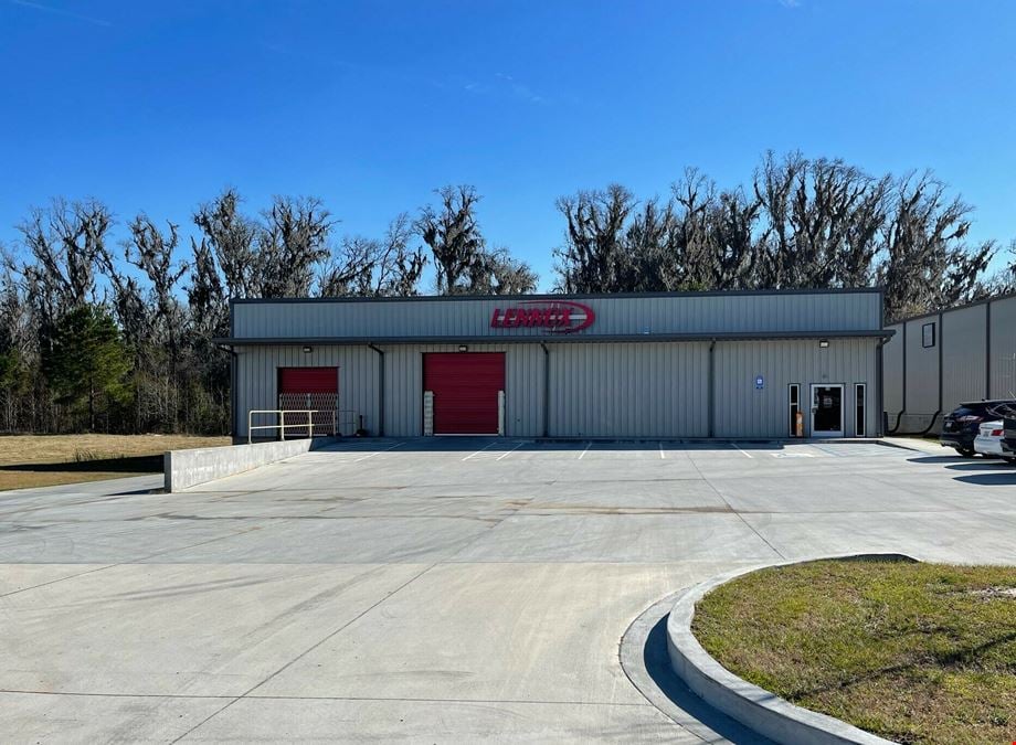 ±8,280 SF Warehouse Building with Showroom | Lease