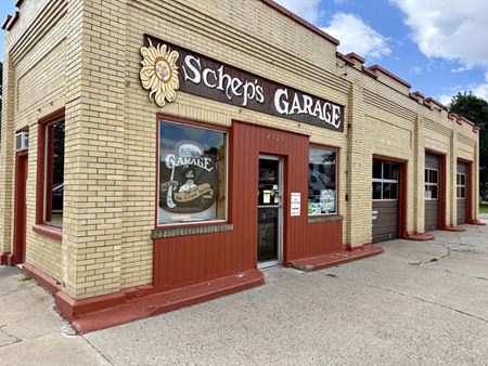 Preview of commercial space at 2320 East Saginaw Street