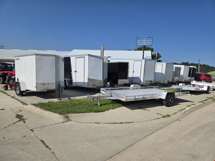 1001 Short St, Out Of State, IA, 52101