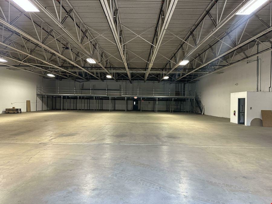 10,080± SF Industrial / Warehouse Space
