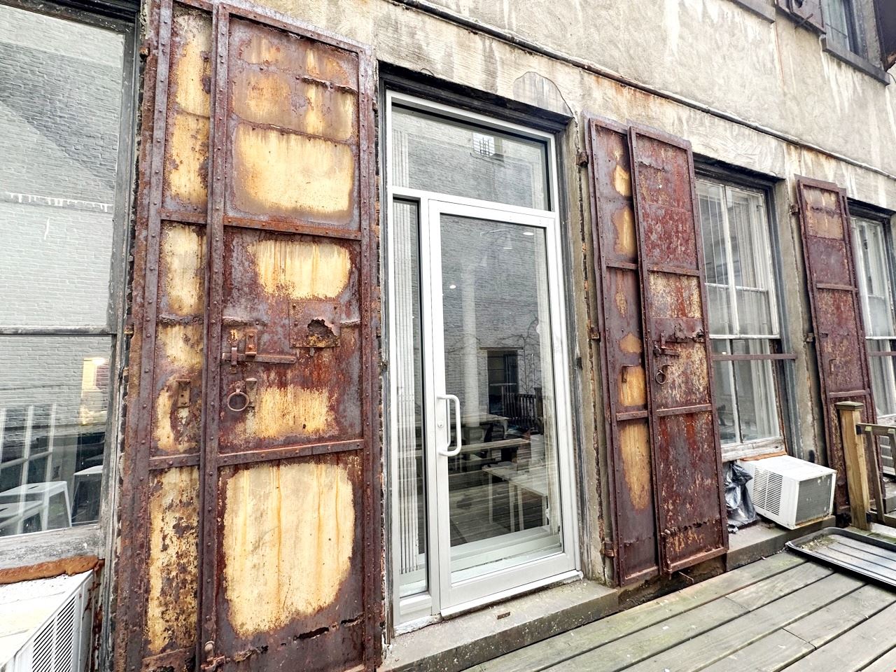 833 Broadway