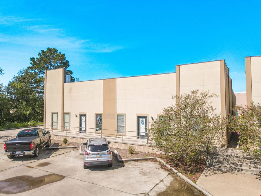 Spacious Office-Warehouse Suites ±0.4 Mile from I-12