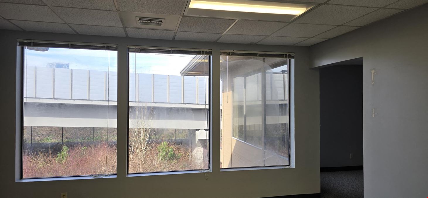 Nine Lake Bellevue - Unit 213
