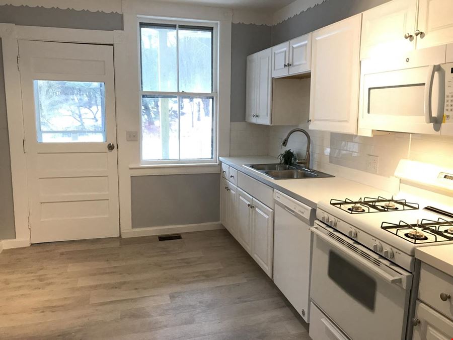 15-19 Snows Court