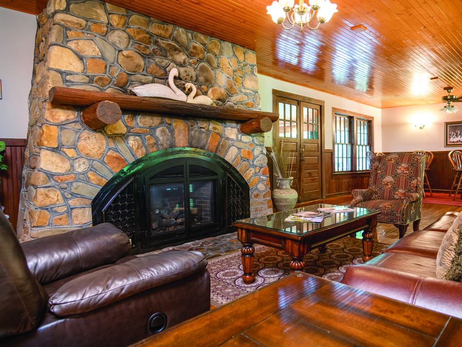 Highland Lake Inn & Resort