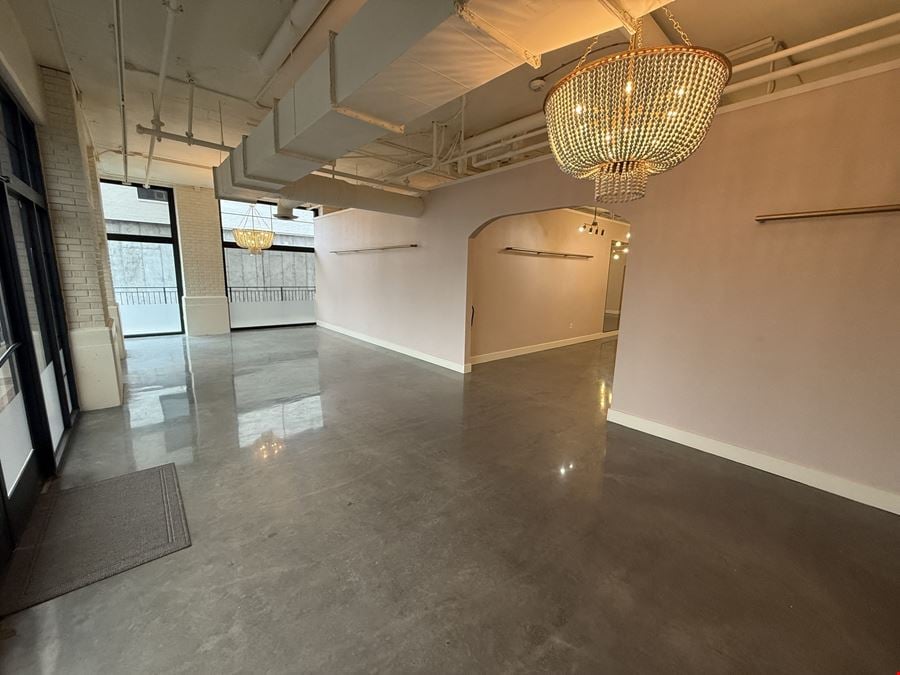 Broadway Park Lofts Retail
