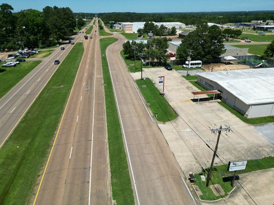 Warehouse with Visibility & Access - Highway 80