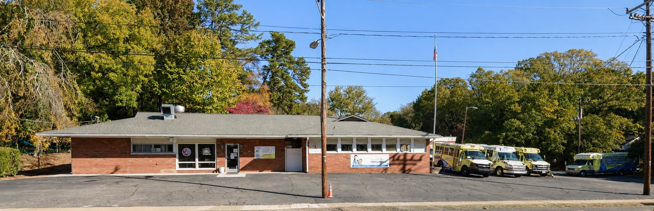 651 E Woodlawn Rd