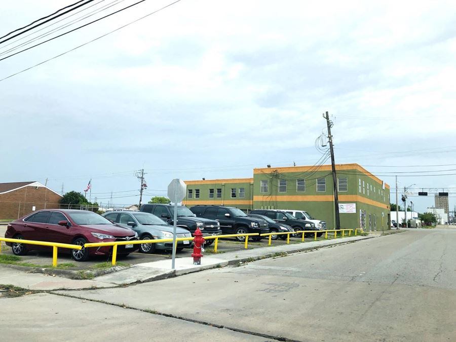 Downtown Retail Multi Tenant Building