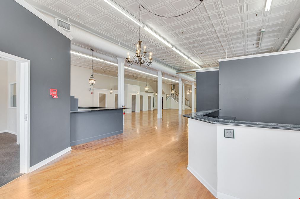 OFFICE/RETAIL BUILDING FOR LEASE