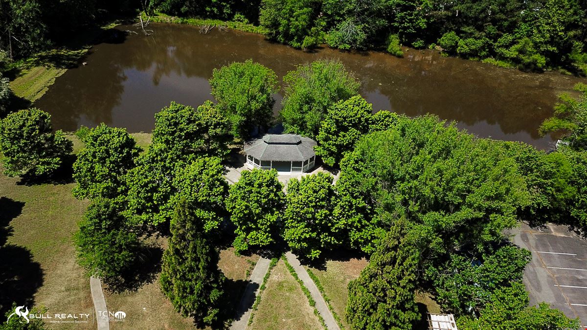 Former Wedding / Event Venue With All FF&E | ±3,782 SF | Dawsonville, GA