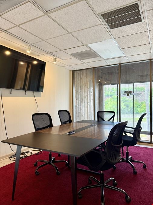 Franklin Road Second Level Office Suite