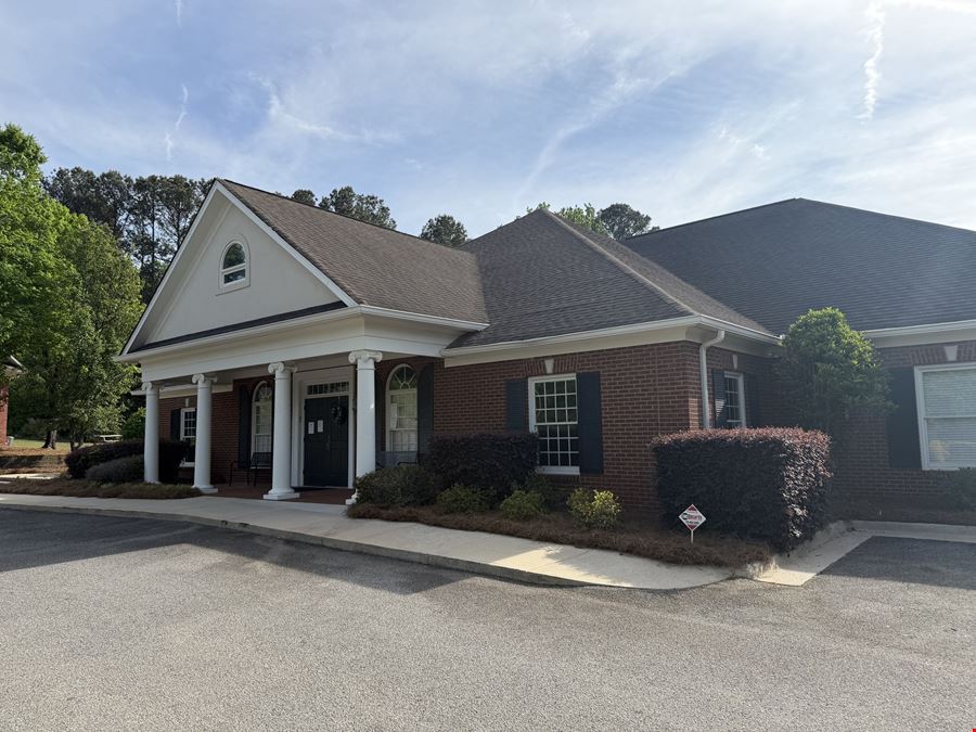 385 Hawthorne Lane