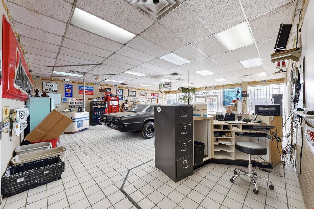 OWNER FINANCING AUTO WAREHOUSE WITH FF&E INCLUDED