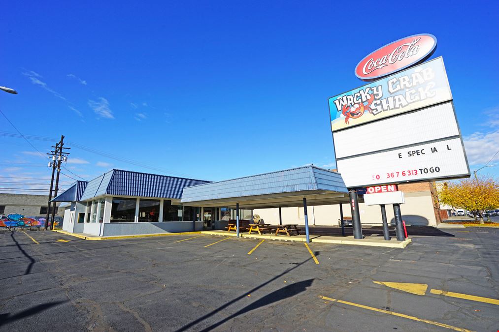 Restaurant with Drive Through