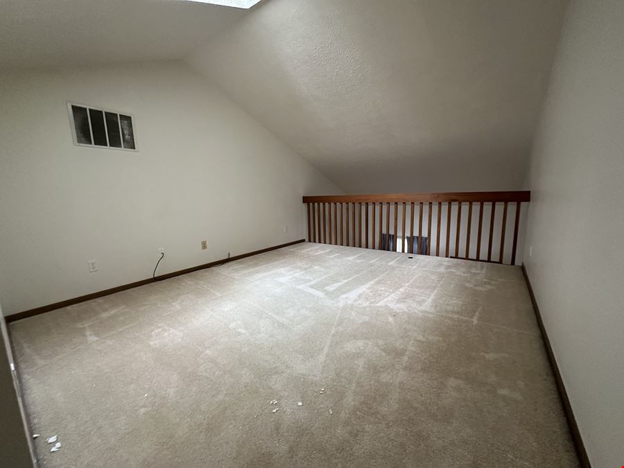 1,274 SF DUPLEX FOR LEASE