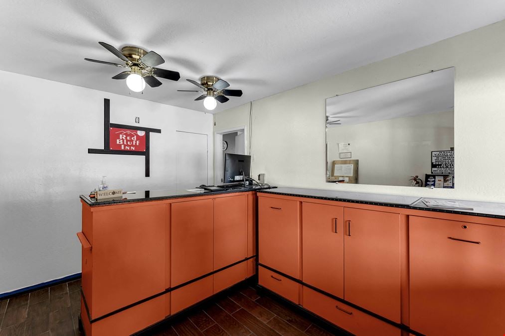 Red Bluff Inn