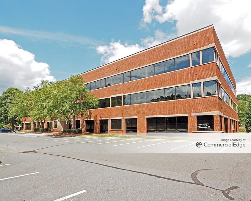 University Executive Park - 8210-8220 University Executive Park Drive & 201 McCullough Drive