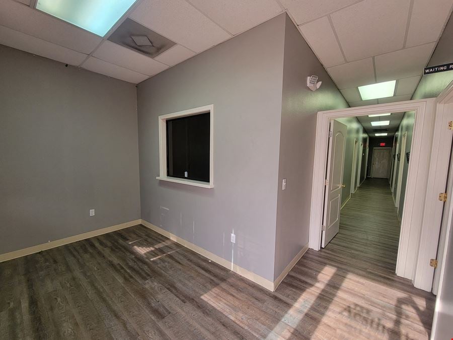 1,500 SF Office/Retail Space
