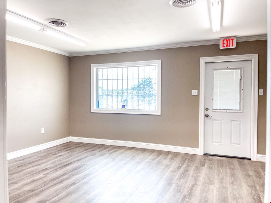 Renovated Office Warehouse with Yard just off Airline Hwy