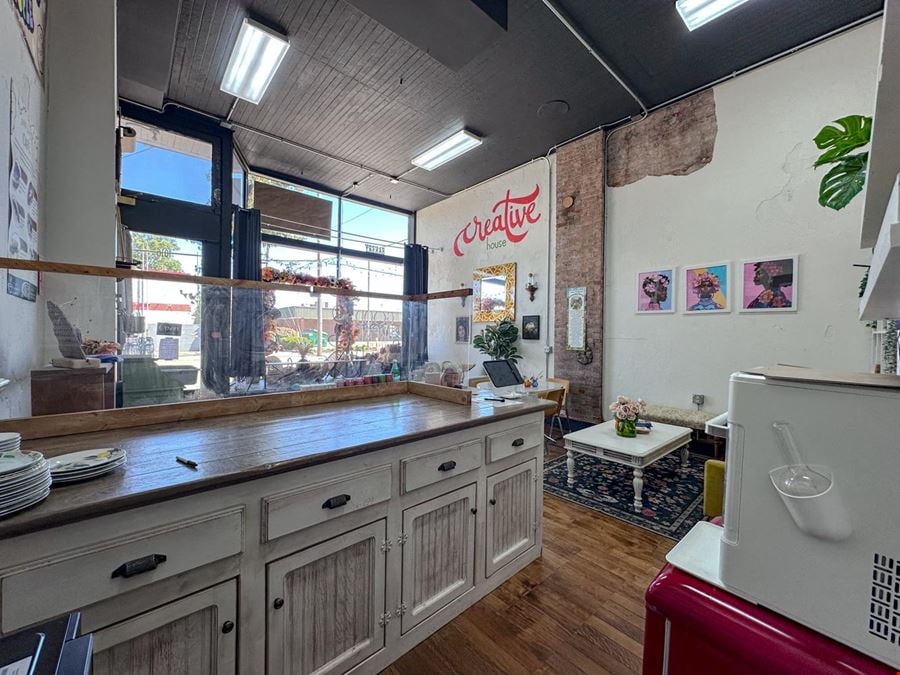 1016 Broadway