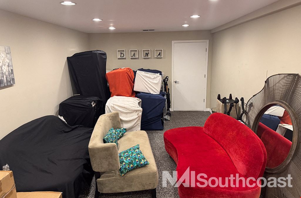 ±10,872 SF Warehouse With Office Space