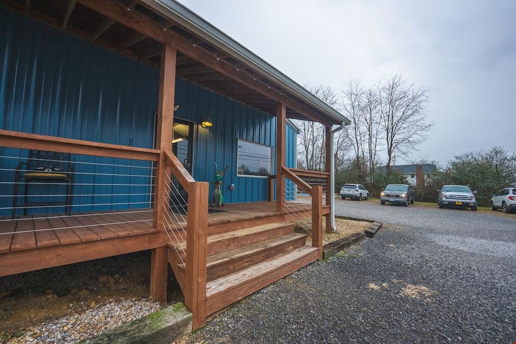 Commercial Building in Abingdon, VA for Sale