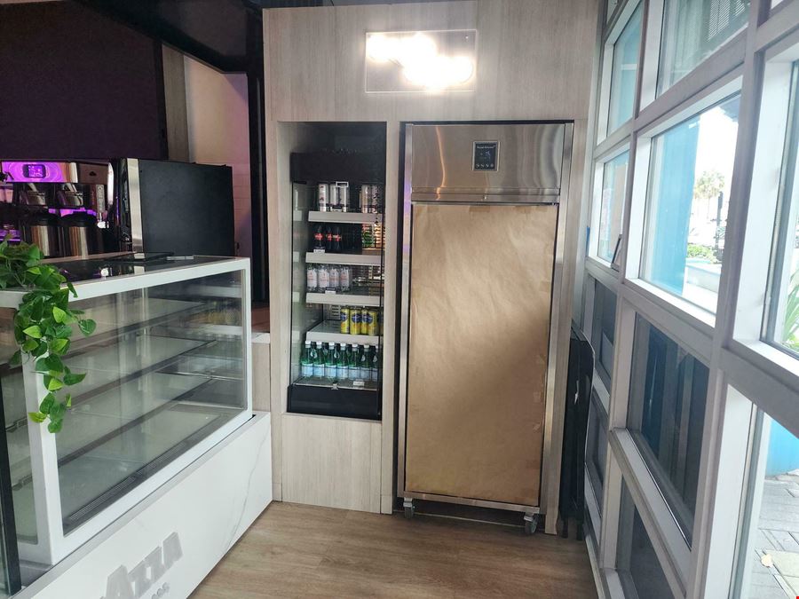 1,257 SF Coffee Shop For Sale